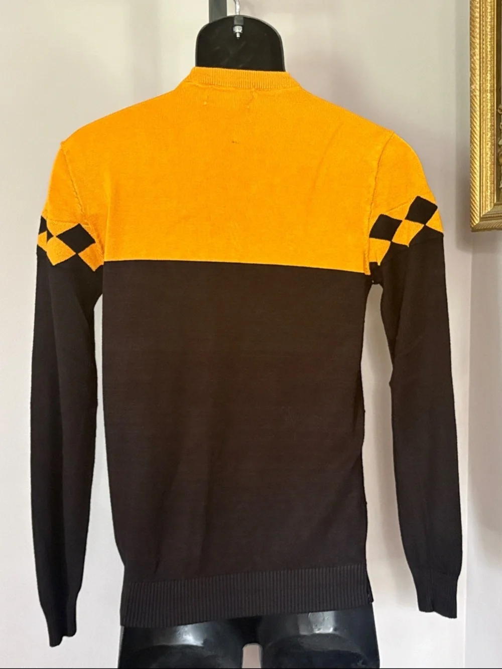 Slack VINTAGE XL Black and Yellow Diamond Pattern Crewneck Sweater